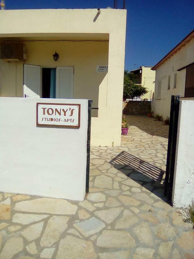 Tony'S Apartments Ájos Jeórjos Eksteriør bilde